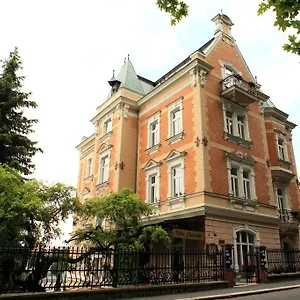 4* Отель Charlotte